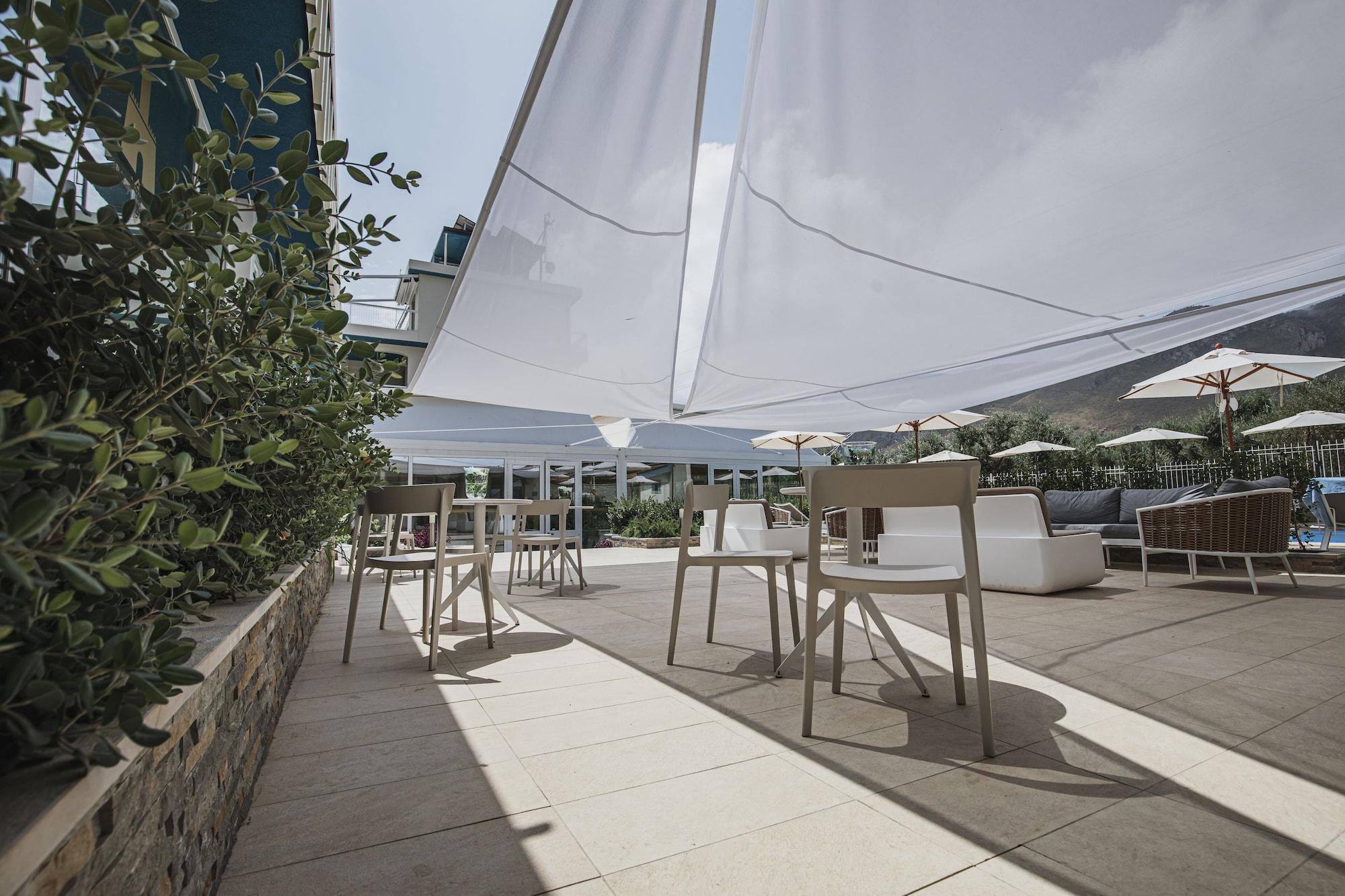 Principe Alogna Hotel & Spa Altavilla Milicia Eksteriør billede